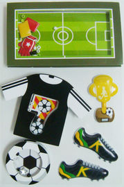Schwarzes überlagerter Papiergewohnheit gestempelschnittener Aufkleber bedeckt das dekorative Fußballspiel